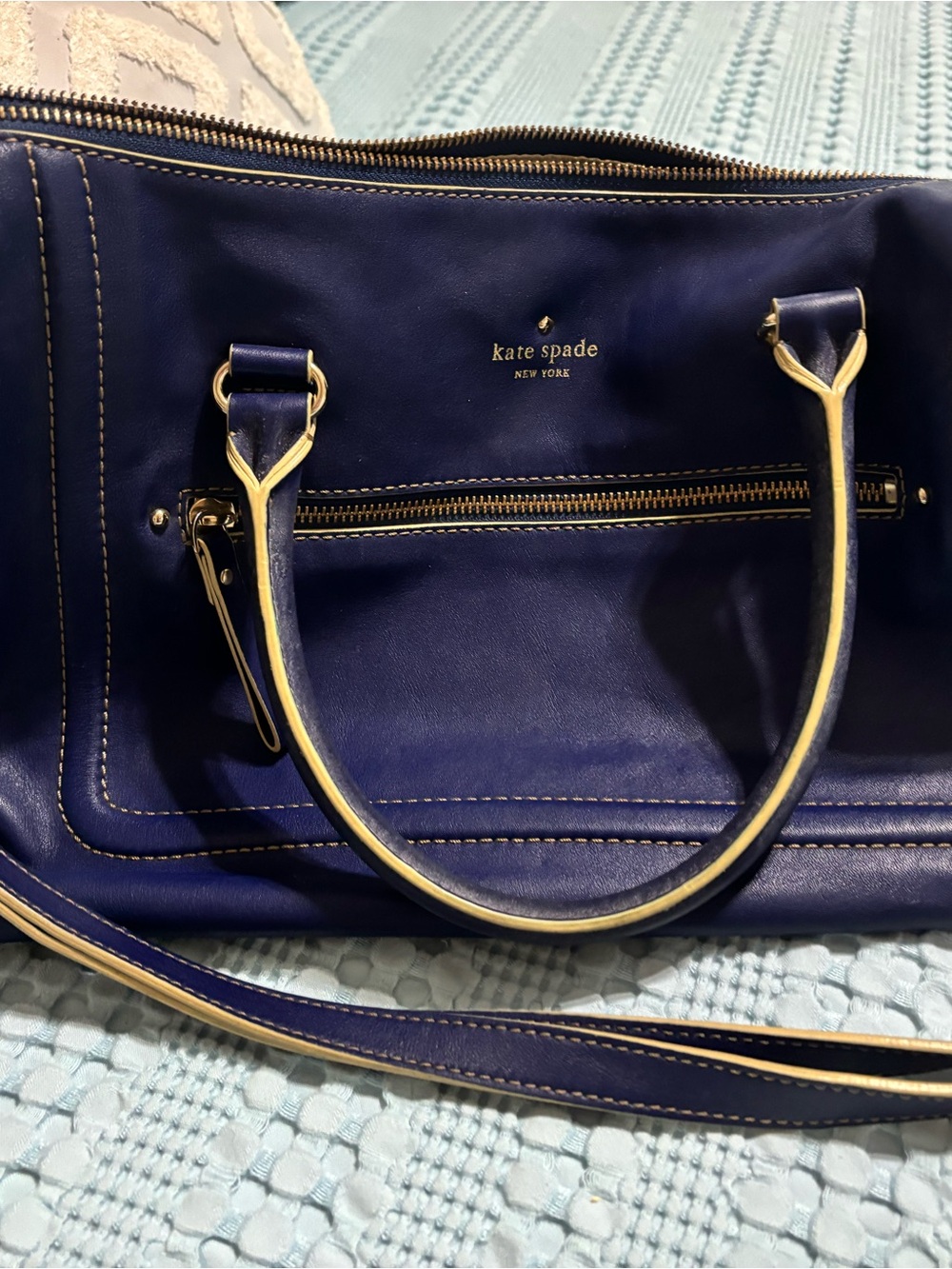 Kate Spade handbag/shoulder bag is a great accessory fun or professional use. - Picture 8 of 16